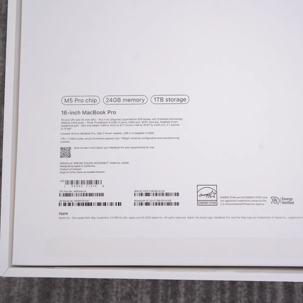 2025 Apple MacBook Pro 16 inch 34 GB 1TB M5 Pro Chip (EMPTY BOX ONLY)